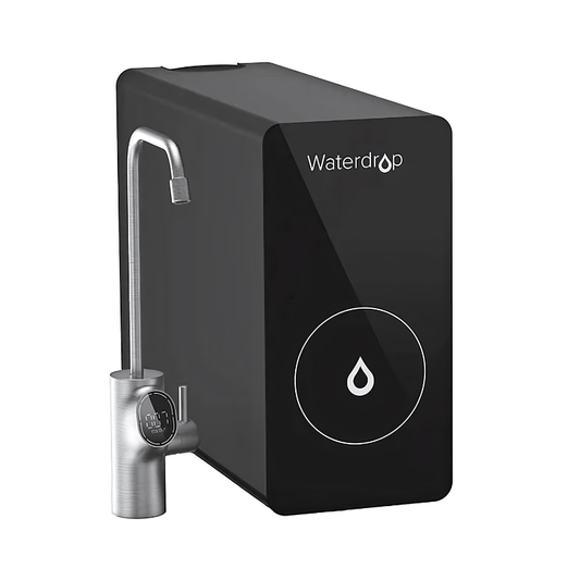 Waterdrop D6 Tankless Undersink RO System with smart faucet and real-time TDS display.